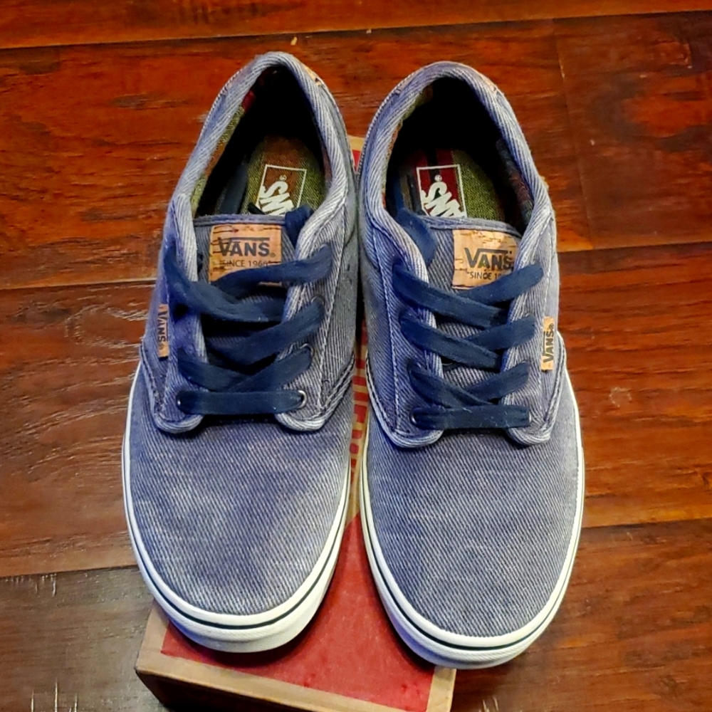 Shoes - Picture 2 of 6